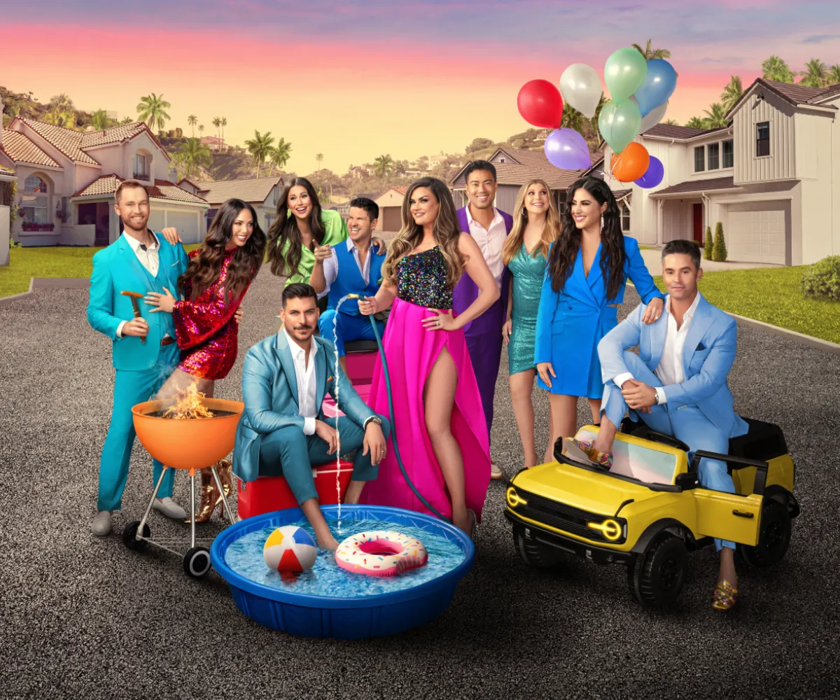 “I’m sick of threats and slurs” – Bravo fans furious as The Valley mysteriously vanishes from Peacock amid on-air sexual assault allegation, cast backlash and shocking decision by Janet and Jason Caperna to flee the country - suong
