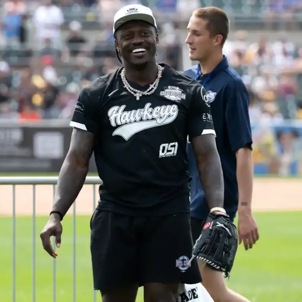 "Let’s push that – AaaaaOooo" – A.J. Brown drops unexpected message to Eagles fans ahead of 2025 season as Philly superstar unveils bold new chant and dares supporters to back him in their hunt for back-to-back Super Bowls - suong