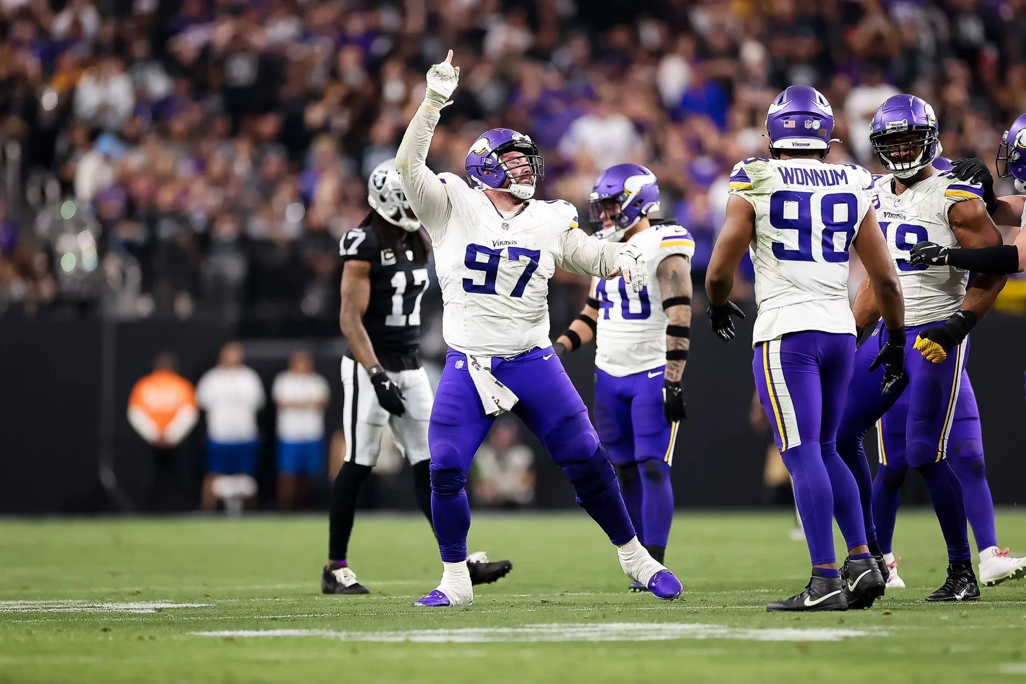 Minnesota Vikings player Harrison Phillips helps train next generation of athletes at new Elkhorn facility