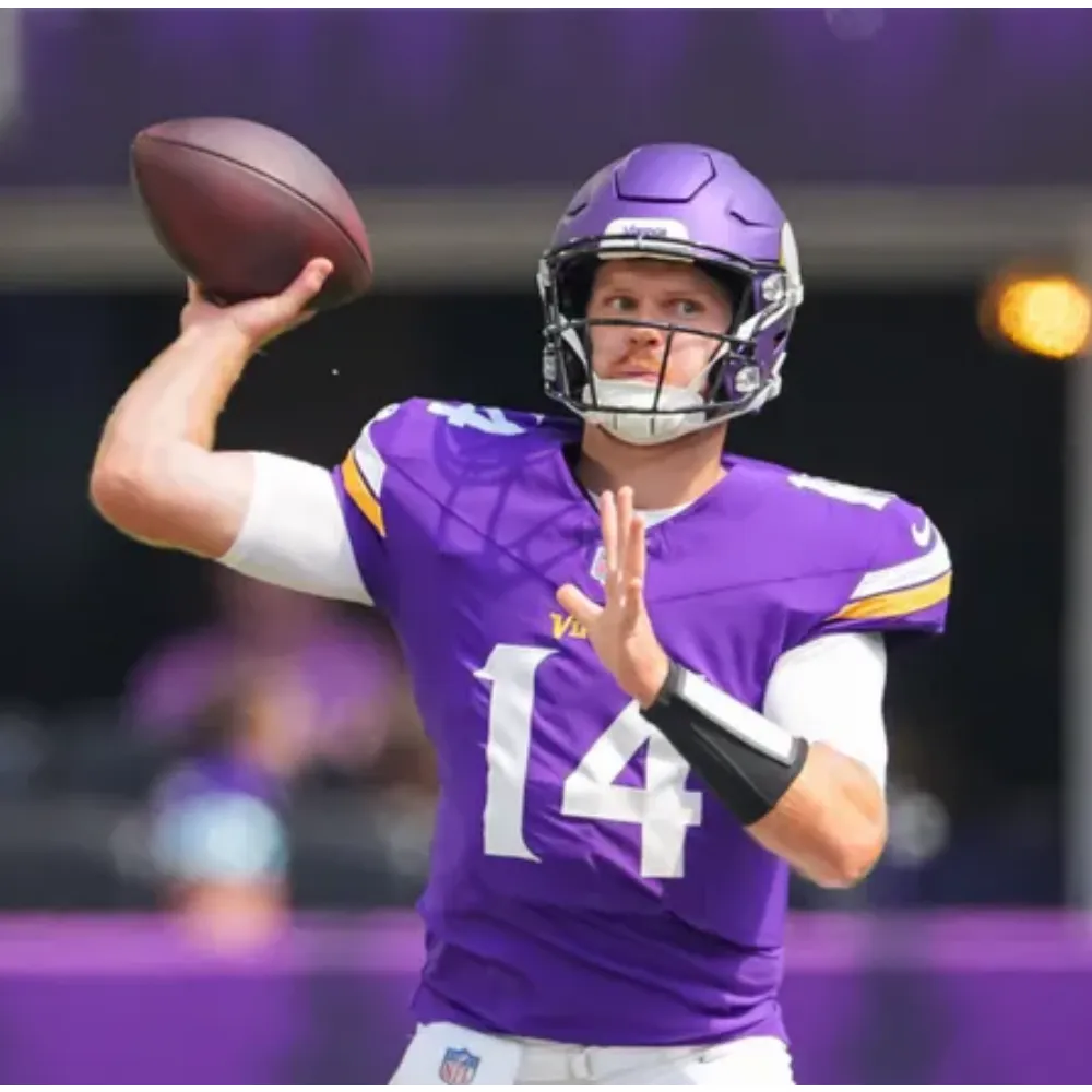 Former Eagles QB Kenny Pickett tipped to follow $100M redemption arc of Baker Mayfield and Sam Darnold — as Browns gamble on once-failed first-rounder in desperate bid to replace Deshaun Watson - suong