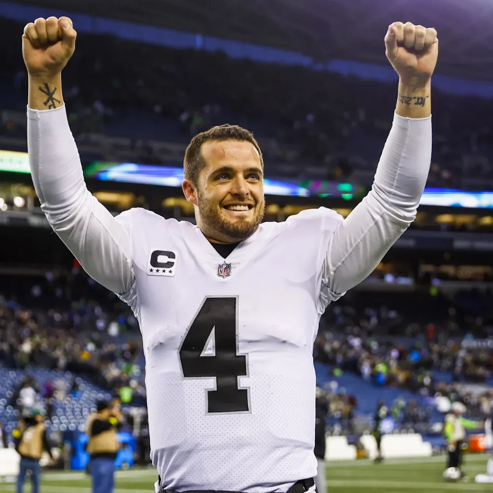 “You can’t even hear the coach” – Former Raiders QB Derek Carr reveals nightmare of playing at Lumen Field as he names Seattle one of the NFL’s loudest stadiums and recalls being humbled by Legion of Boom - suong