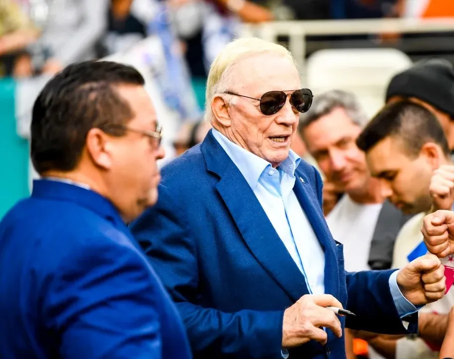 Cowboys Issued Warning on Possible NFL Holdout & Not the One Fans Expect