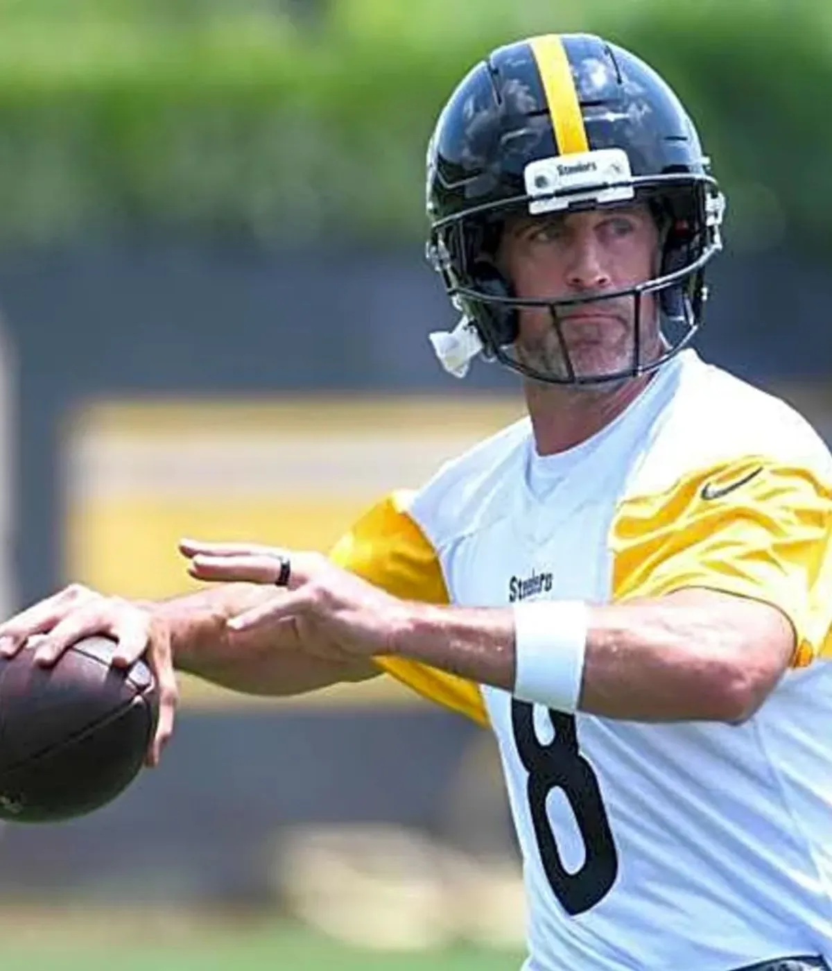 Steelers' Aaron Rodgers Ready To Retire On Top