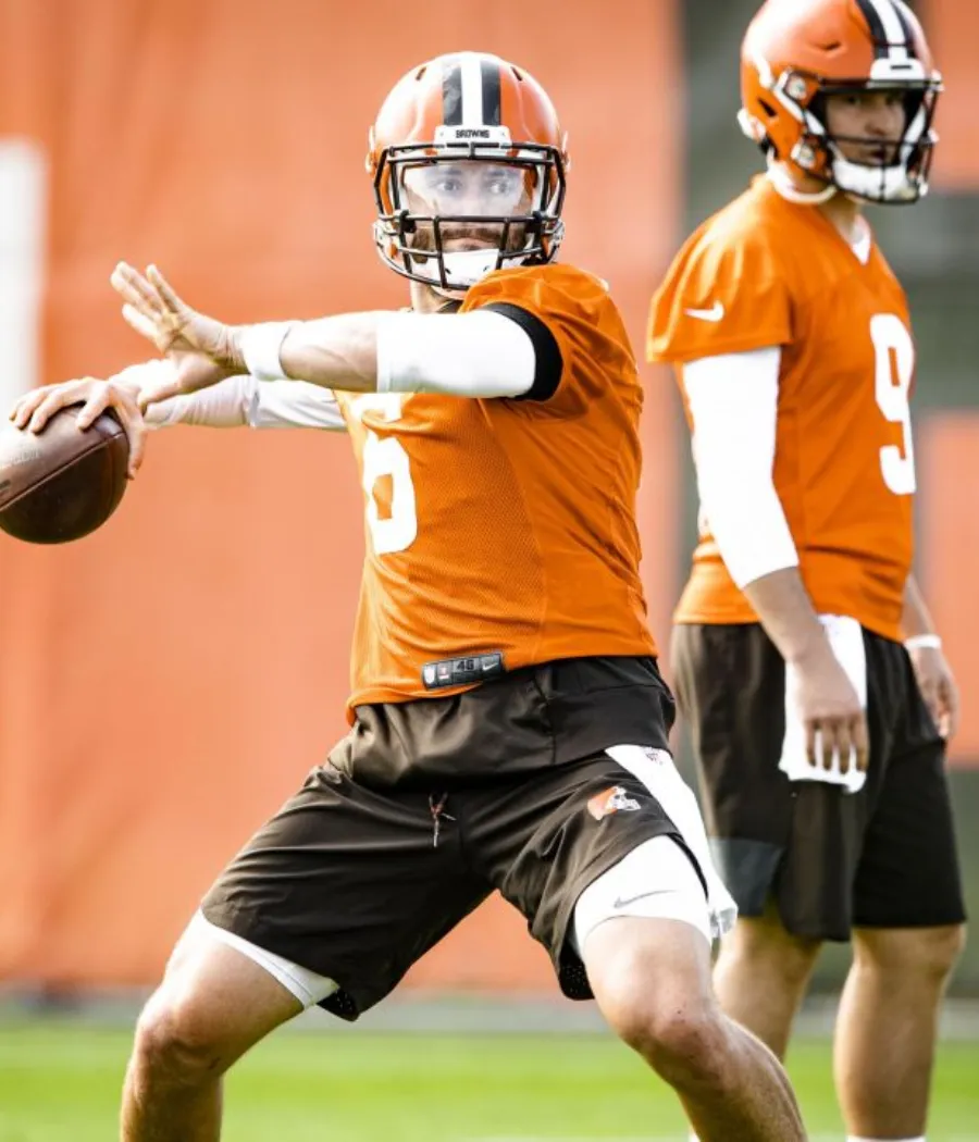 Former Browns Player Among Favorites To Win NFL Award