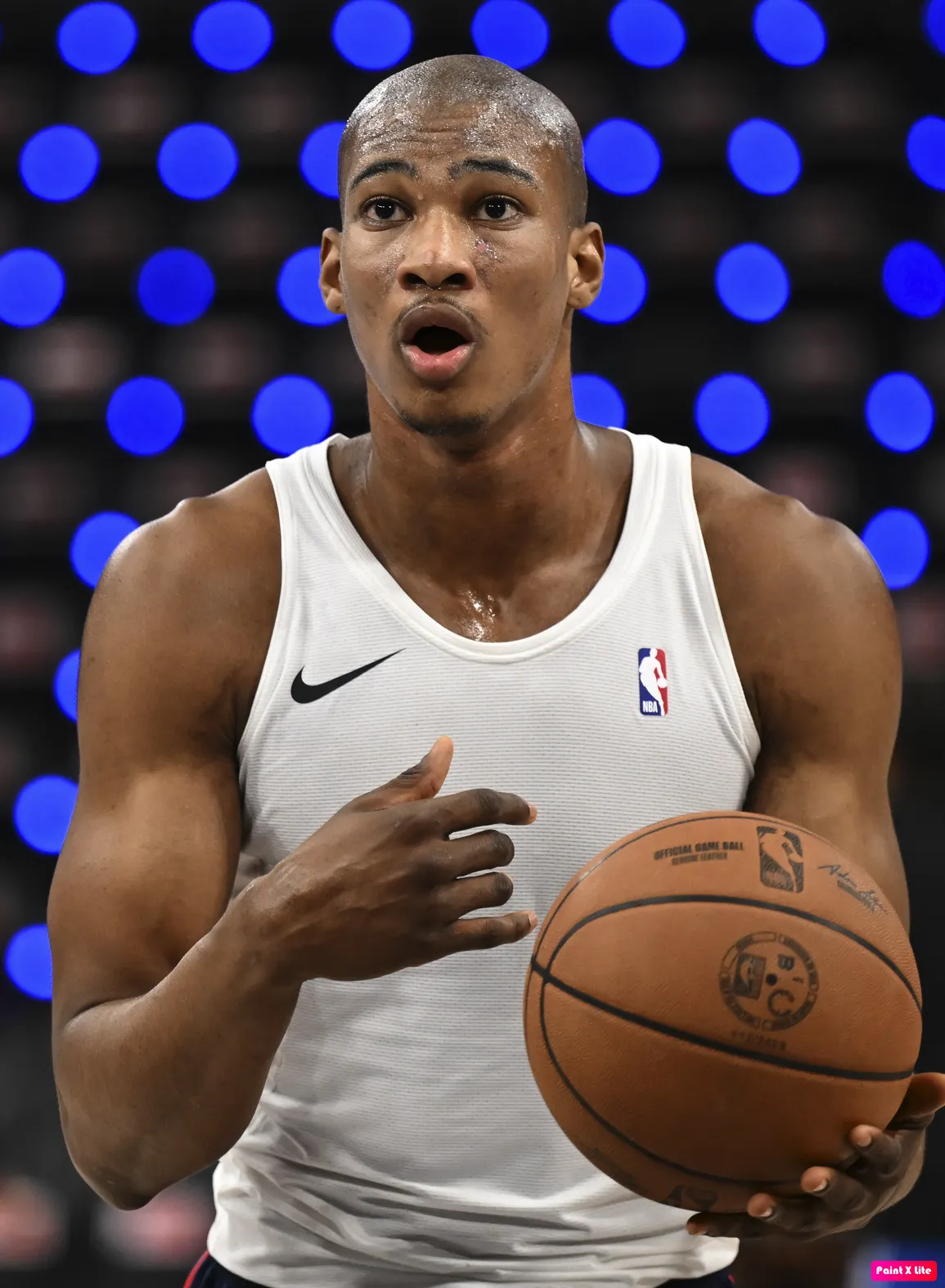 Controversial Mavericks move takes unfortunate turn as beloved big meets brutal fate