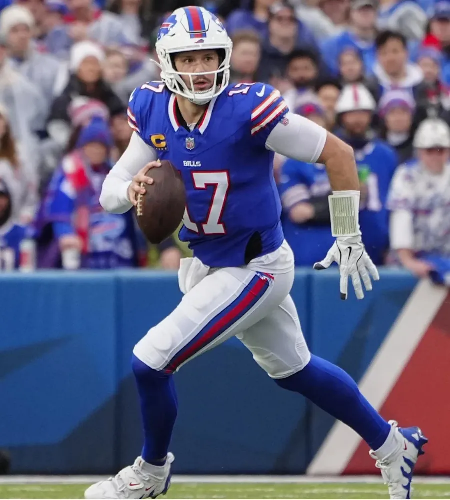 Bills’ Josh Allen closes gap on Patrick Mahomes in NFL exec, coach, scout QB rankings