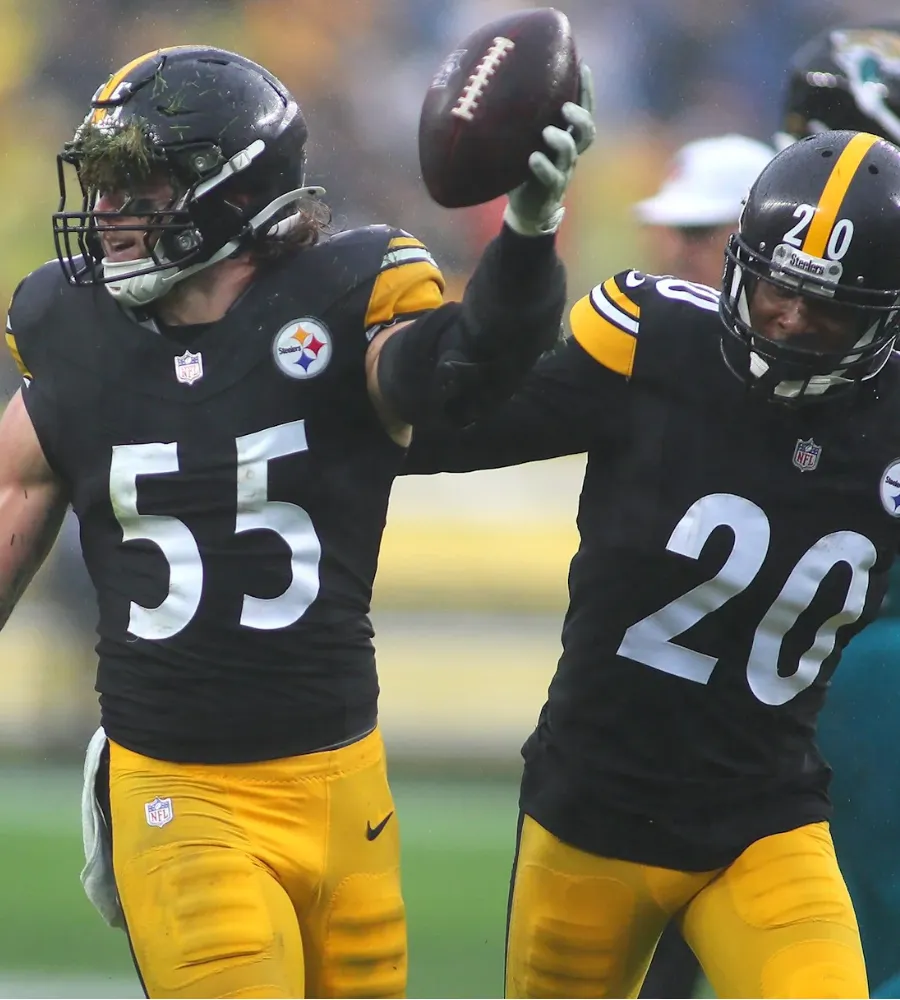 Steelers’ Surprise Cut? Holcomb’s Return Doesn’t Guarantee a Roster Spot