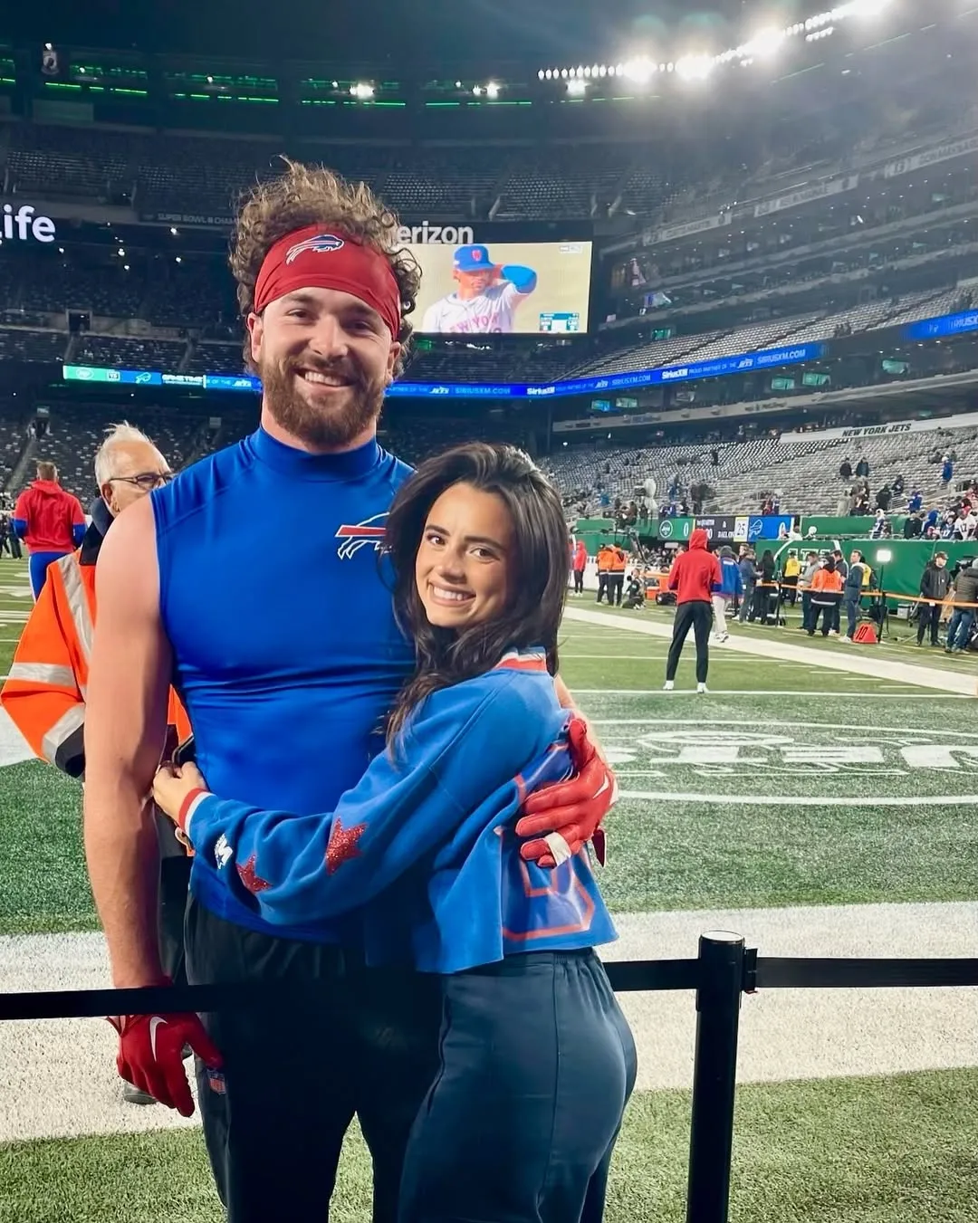Bills TE Dawson Knox Shares Exciting News on Sunday