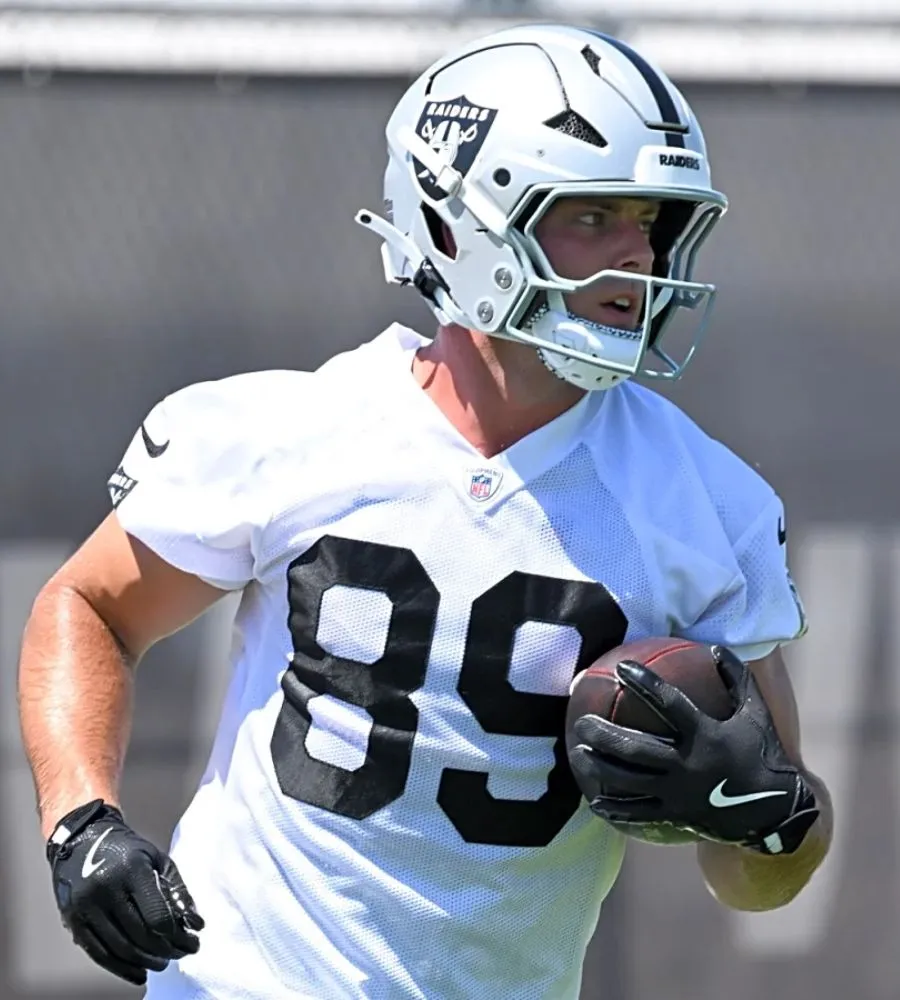 Raiders Superstar TE Brock Bowers Makes NFL History.. Again