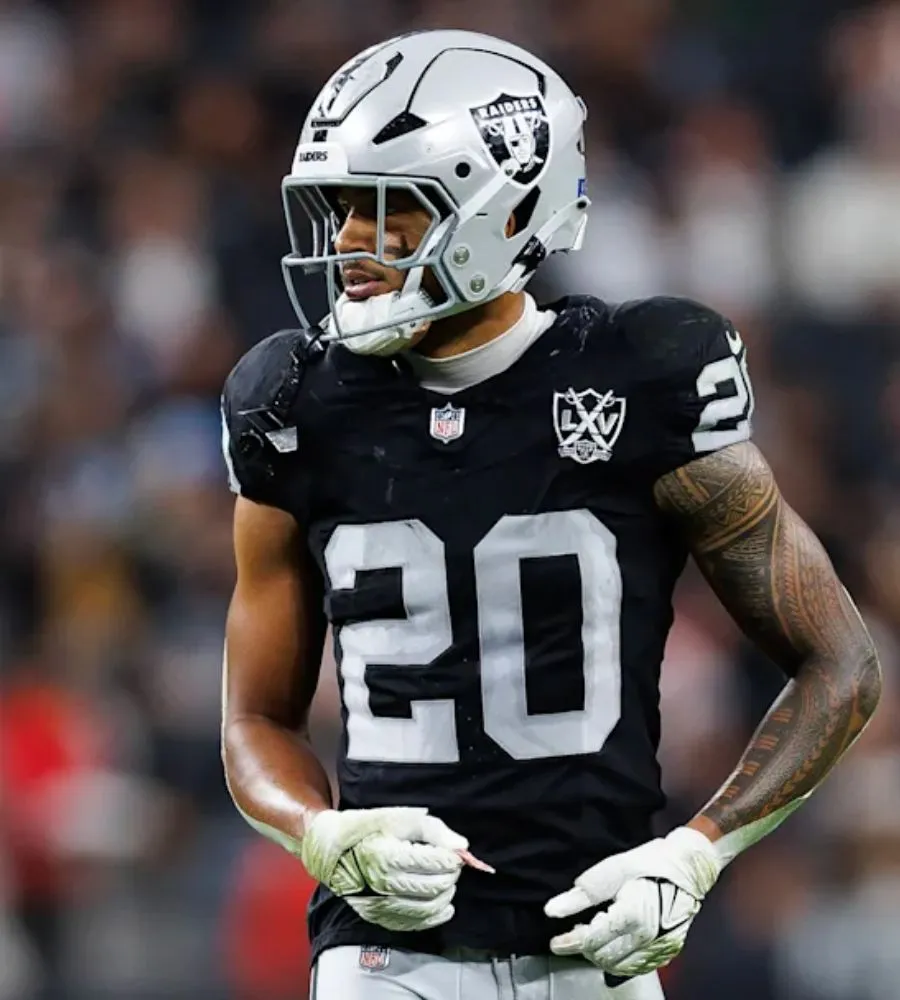 Raiders' budding star finally gets acknowledgement that fans can get behind