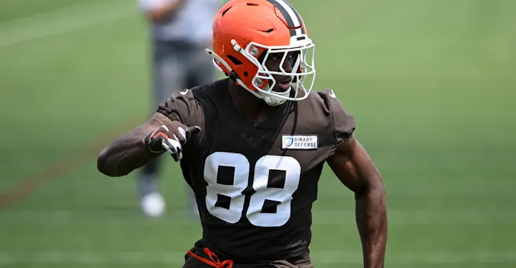 Has the solution to the Browns offensive weapon problem been clear all along?
