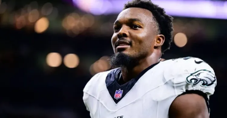 Nakobe Dean Shows Off Insane Strength In Workout Video