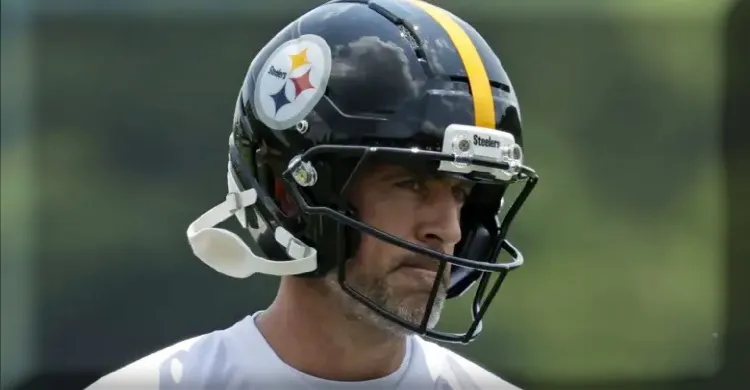 Steelers’ Aaron Rodgers Given ‘Appropriate’ Standing in QB Survey