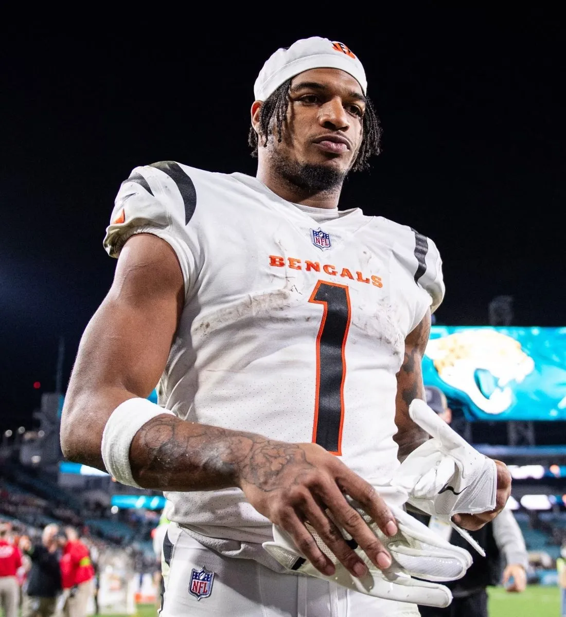 Cincinnati Bengals WR Ja’Marr Chase shows off custom diamond dice
