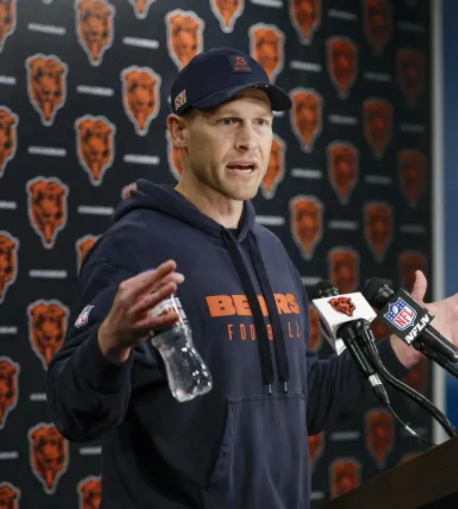 Bears trade idea gives up on offensive starter after surprise draft decision