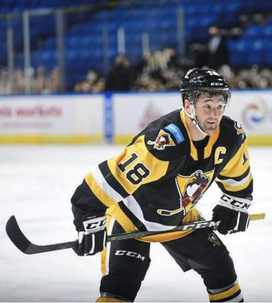 Former Penguins forward Josh Currie signs in Austria