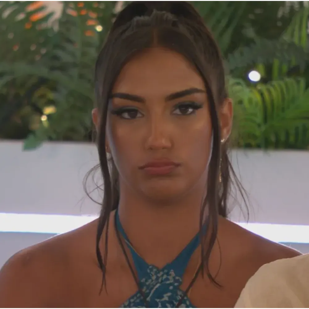 Love Island’s Shakira turns on villa rival as she’s handed the brutal power to AXE two stars — and fans are convinced she’s already ‘given away’ who’s going home after icy reaction to Tommy and Lucy - suong