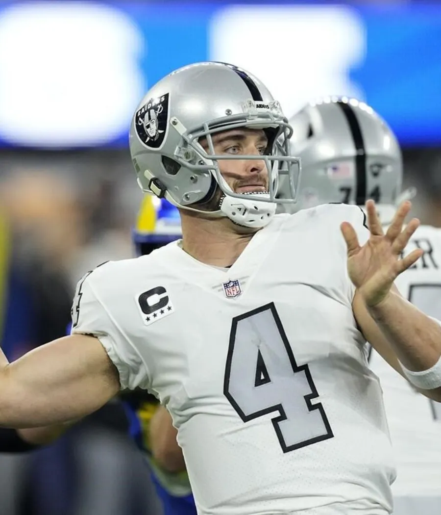 Derek Carr Reveals Plans to Return to Raiders Sideline in 2025