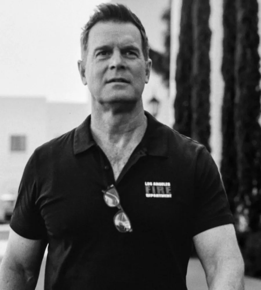 Peter Krause’s Exit Leaves 9-1-1 Fans Reeling — Why Bobby Nash Deserves a Proper Farewell Peter Krause’s Exit Leaves 9-1-1 Fans Reeling — Why Bobby Nash Deserves a Proper Farewell