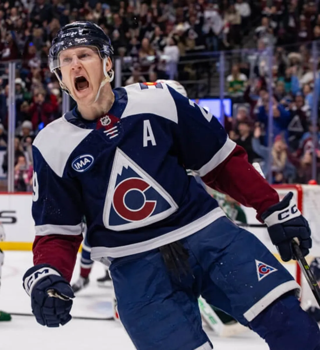 Nathan MacKinnon was mentoring the youth at the Cole Harbour Hockey School