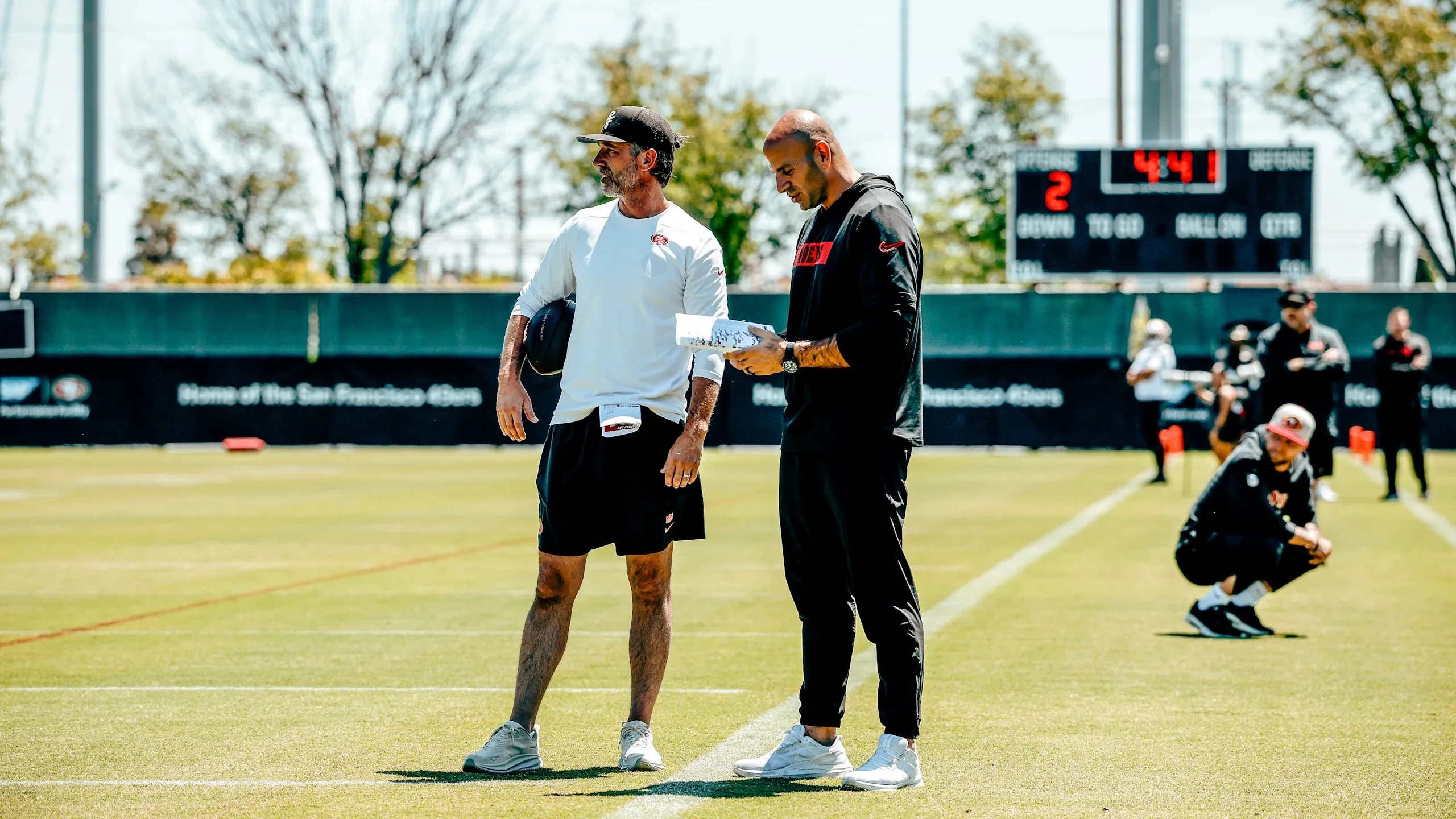 Jerry Rice Says the 49ers Added Too Many Young Players this Offseason