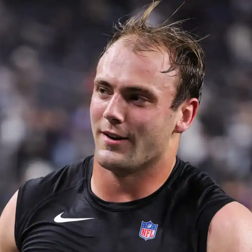 “I was getting DMs like… ‘your girlfriend’s out here with all the frats’” – Las Vegas Raiders superstar Brock Bowers opens up about vile online abuse targeting him and his longtime girlfriend amid SEC rivalry and NFL draft pressure - suong