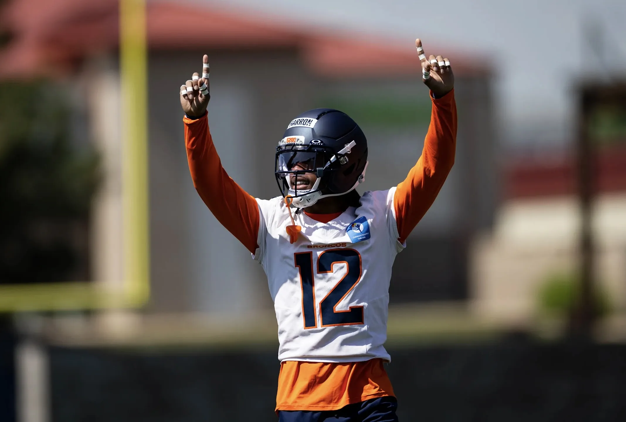 Broncos signing first-round pick to $18 million contract