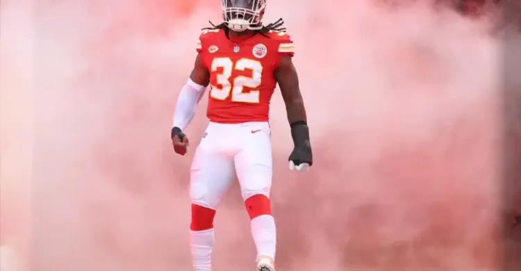 Chiefs’ Star LB Given Wide Range of Rankings in League Survey