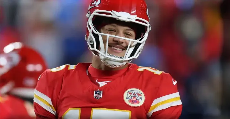 Patrick Mahomes & Creed Humphrey React to Huge Chiefs News