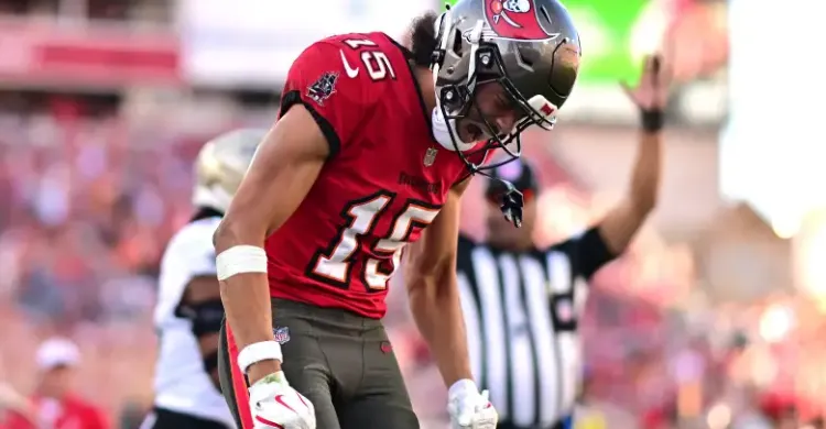 Buccaneers Trade Pitch Sends Record-Breaking WR to NFC West Buccaneers Trade Pitch Sends Record-Breaking WR to NFC West