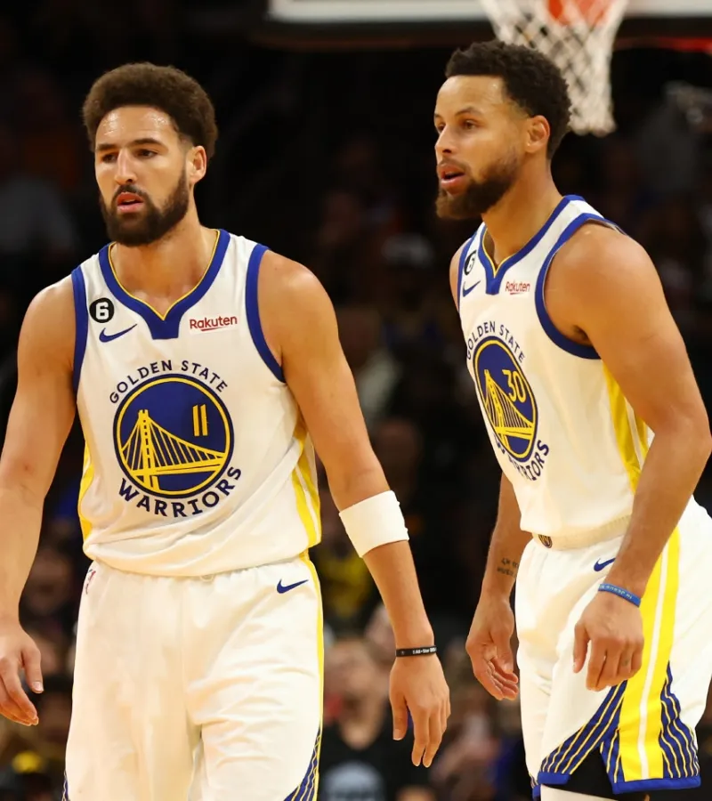 Three-time All-Star guard signs with Warriors rival