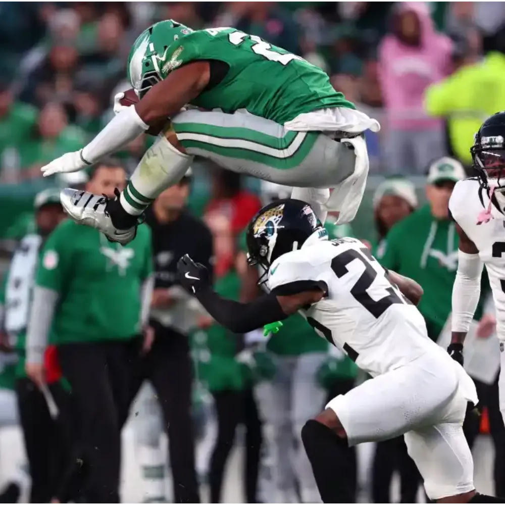 Eagles’ Saquon Barkley makes history with ESPY Award for jaw-dropping backwards leap — as NFL’s first $20M-a-year running back caps off 2,000-yard season with a play the league will never forget - suong