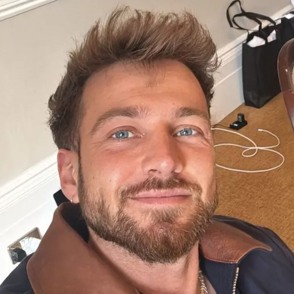 Sam Thompson ‘punched by kid’ after visiting one of UK's 'worst seaside resorts' — and it happened in Southend-on-Sea, the seaside town slammed by critics as a “no-go zone” where even the I’m A Celeb winner couldn’t escape a brutal welcome - suong
