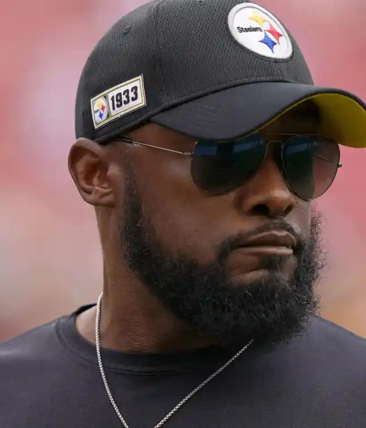 Steelers Should Consider Taking Flier on Newly Available 6-Foot-4 WR