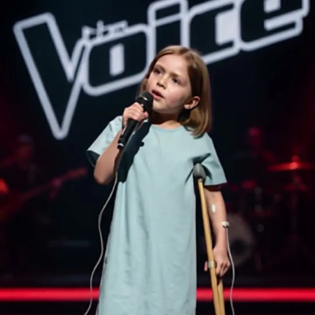 The Angelic Voice of a 6-Year-Old Leaves The Voice Coaches Speechless When They See Her on Crutches