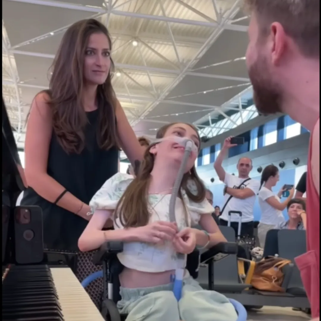 A 17-Year-Old Disabled Cellist and a Pianist’s Airport Jam Created a Street Symphony No One Could Walk Past