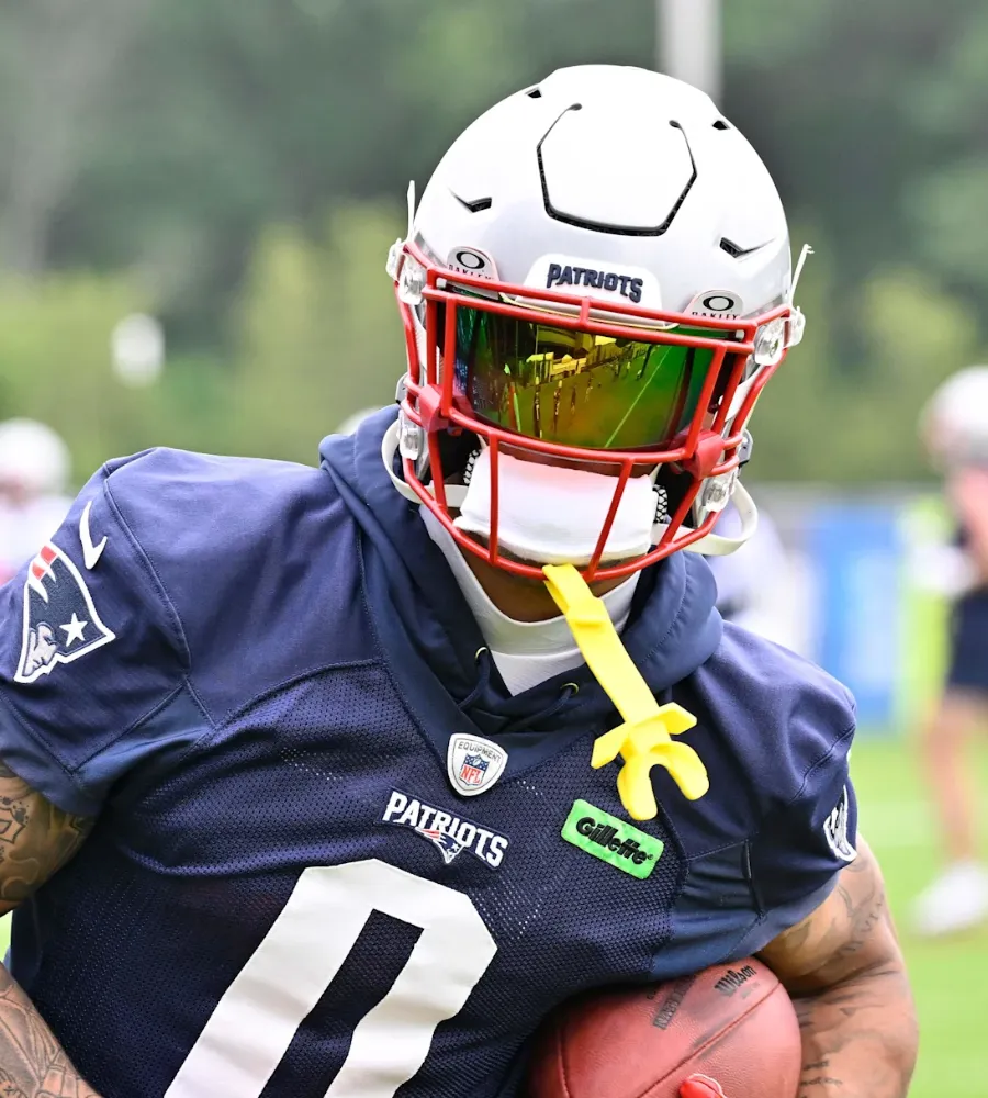 Patriots' Christian Gonzalez Named Top 10 CB