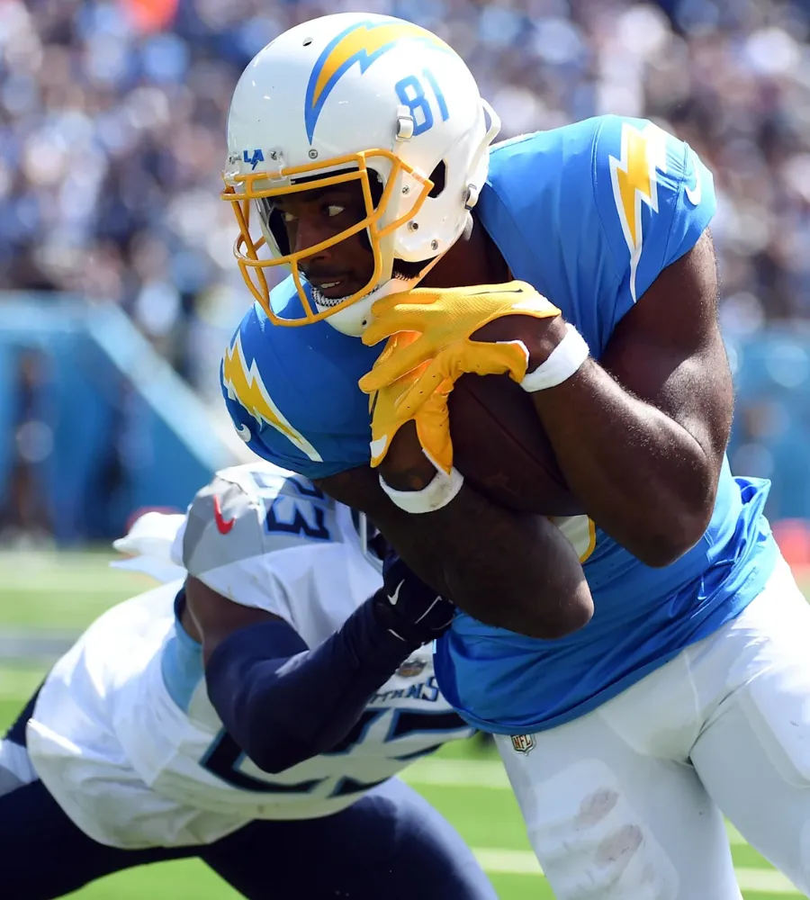 A former Commanders free agent target just made a shocking announcement