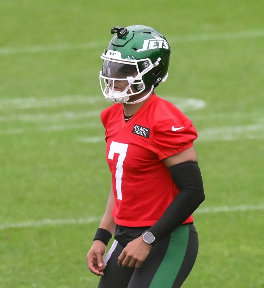 New York Jets quarterback Justin Fields is predicted to have a bounce-back year.