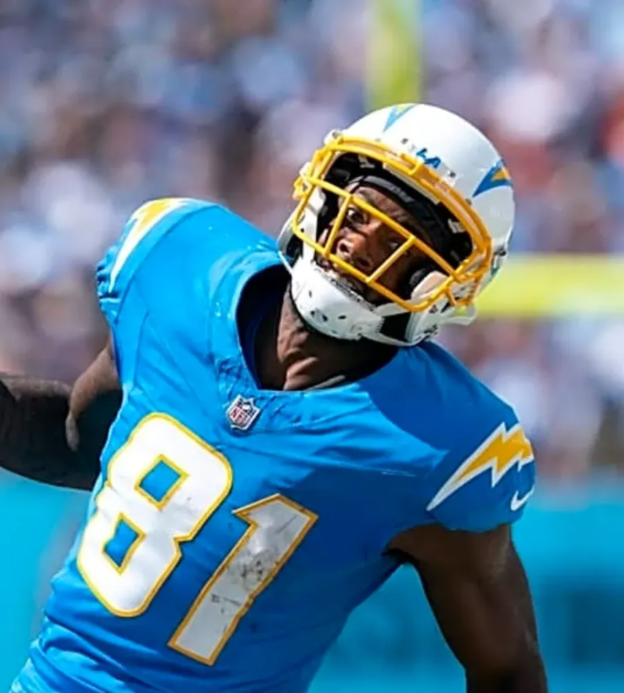 A former Commanders free agent target just made a shocking announcement