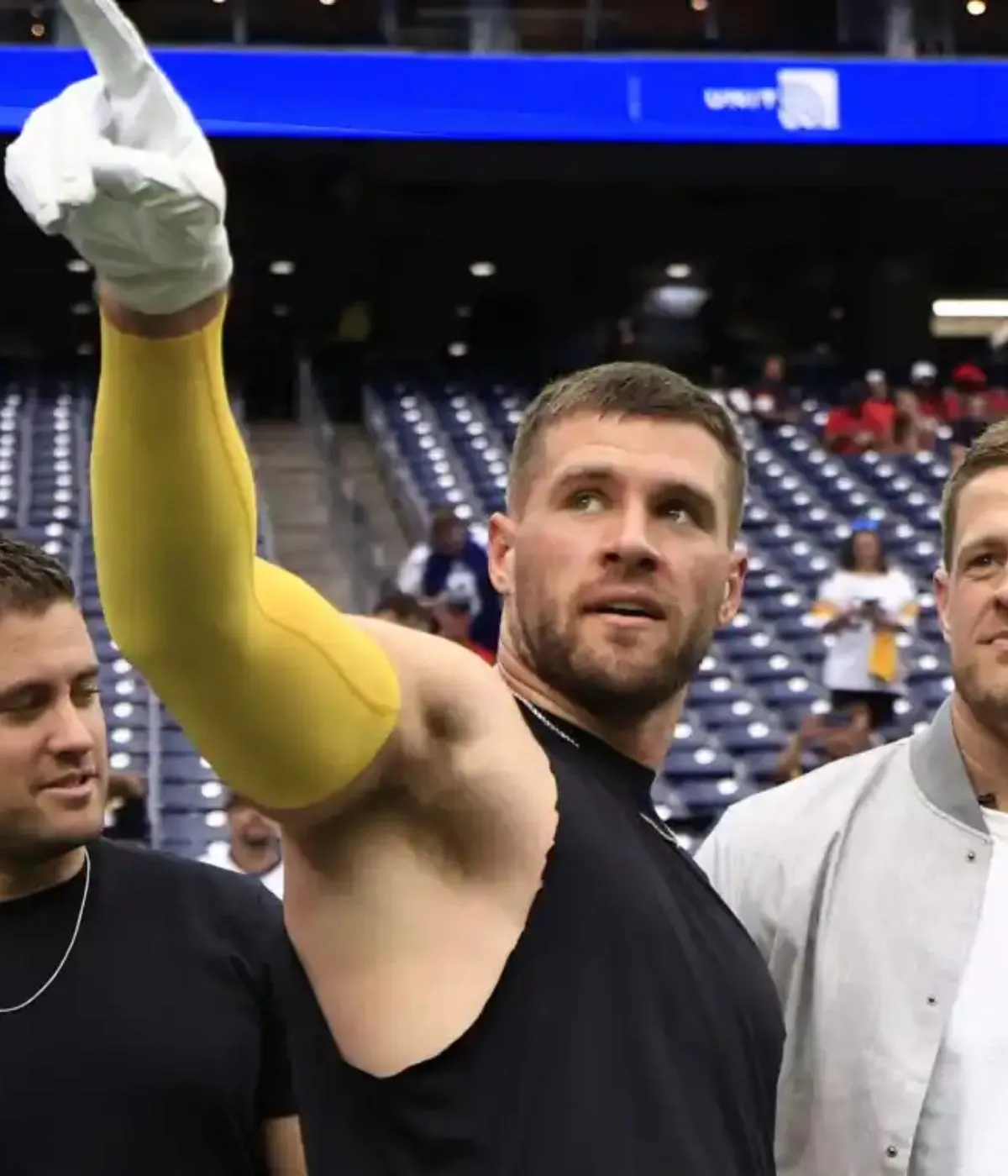 Steelers’ Massive T.J. Watt Extension Draws Hilarious Reaction From J.J. Watt