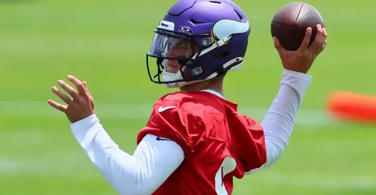 Pro Bowler Sends Strong Message About Vikings QB J.J. McCarthy