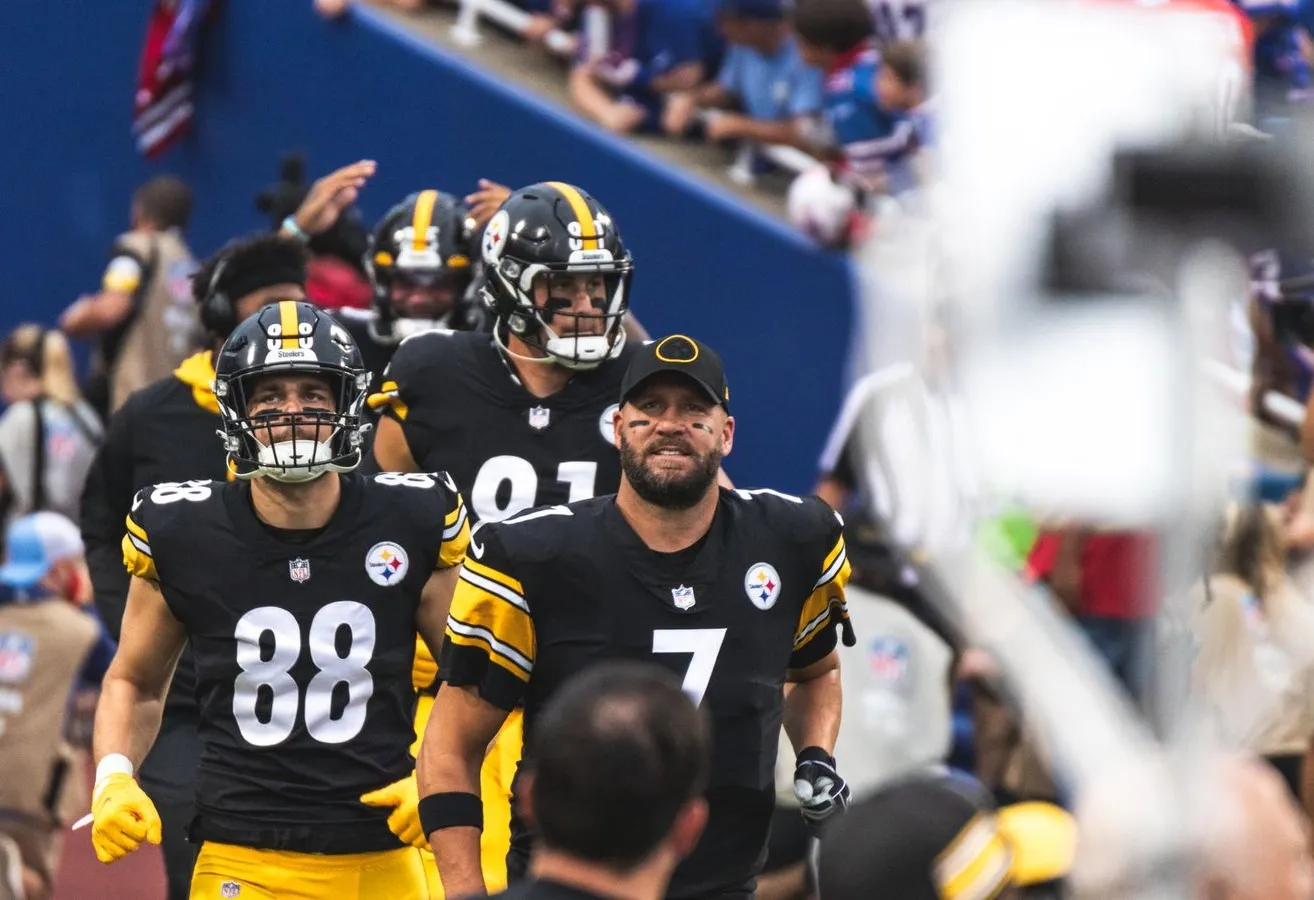 Steelers' Pat Freiermuth Tells Hilarious Ben Roethlisberger Story After A Wild Night Of Partying