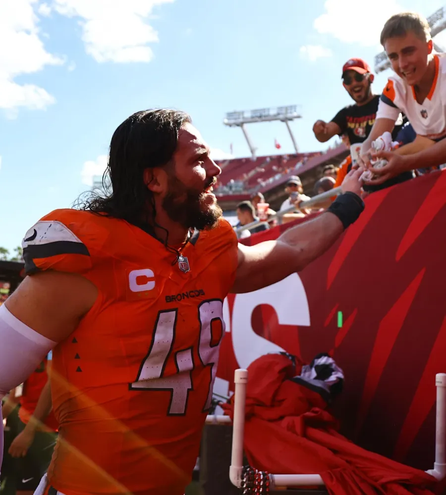 Broncos Face a Decision on LB Alex Singleton