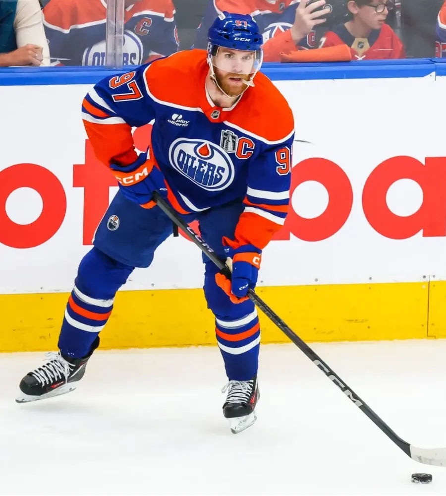Connor McDavid Sighting Fuels Speculation about Move to Hometown Team