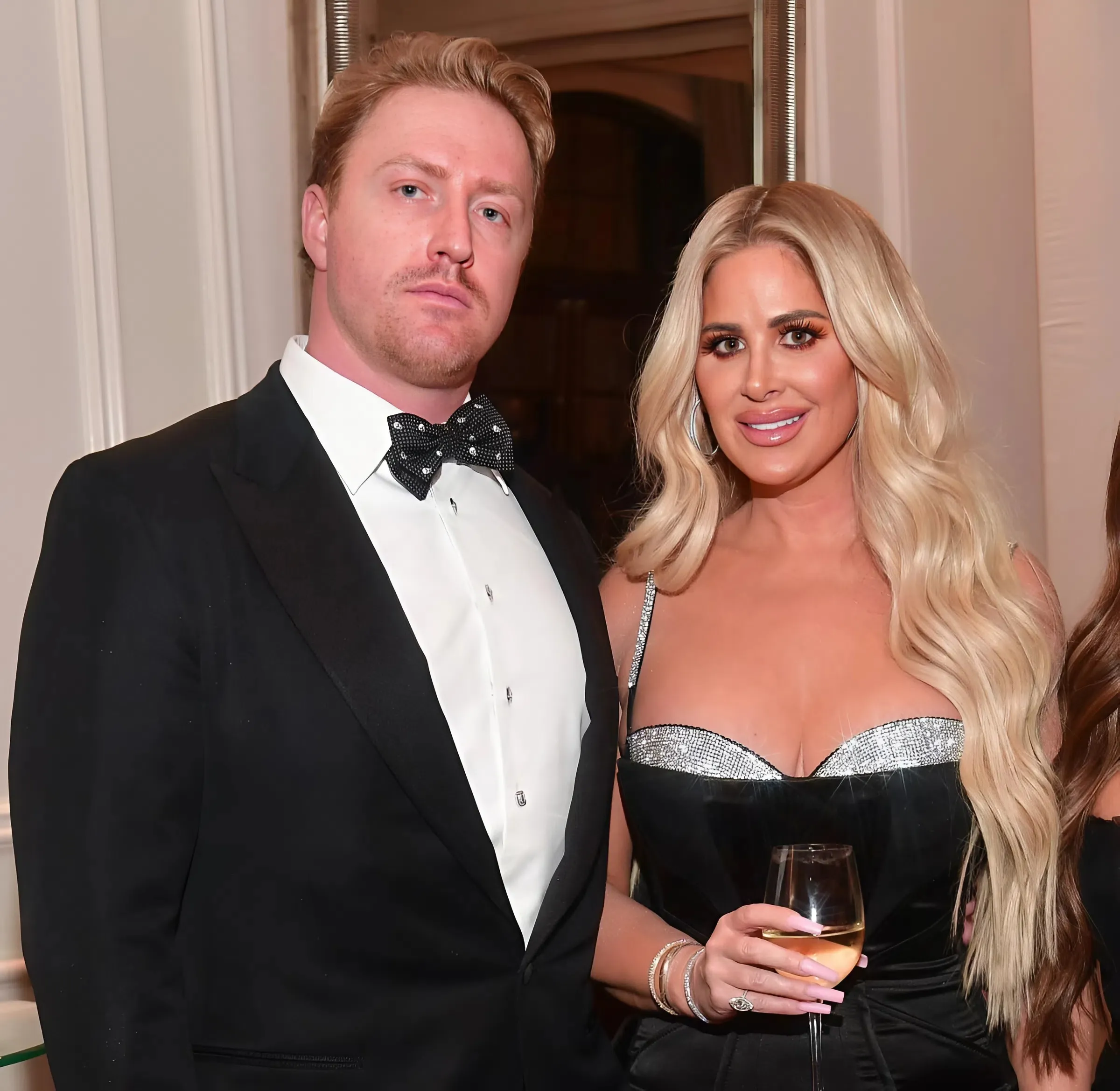 "Shocking: Kim Zolciak Accuses Kroy Biermann of Breaking Into His House Drunk, Threatening Him and Assaulting Him, Shocking Video Revealed!"
