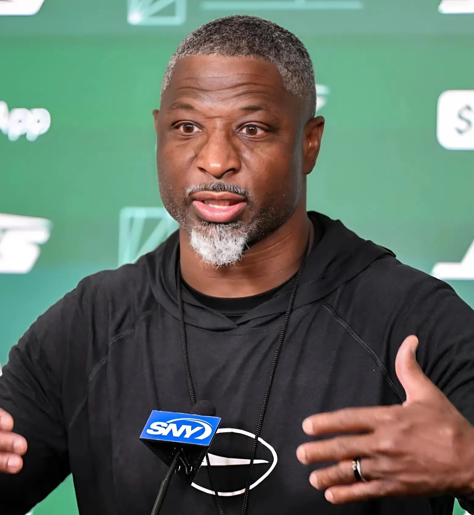 Jets' Aaron Glenn Gets Praise For 'No Noise' Offseason
