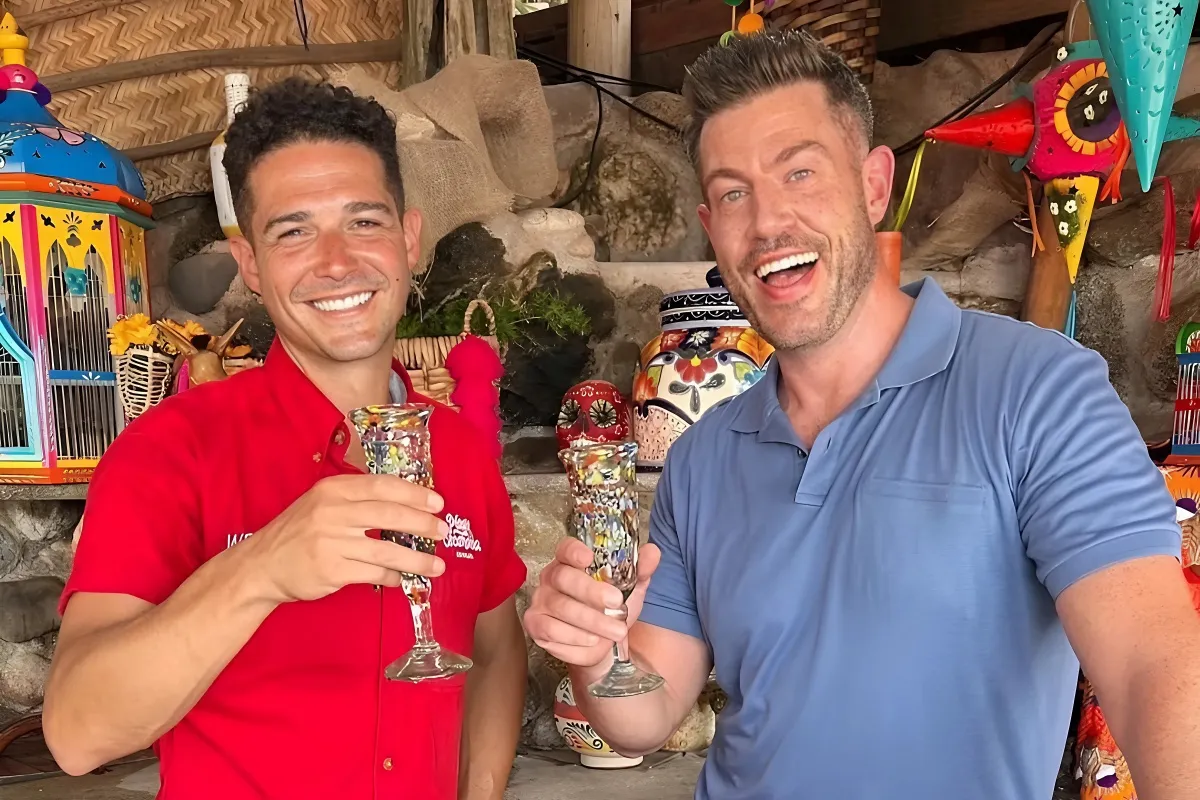 Wells Adams & Jesse Palmer Put Their Friendship to the Test — Find Out Who Knows Who Better! tram