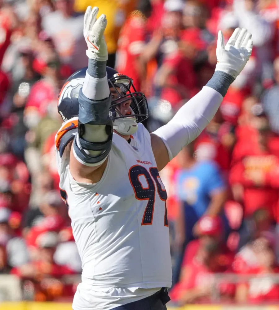 Broncos Declare War: Eyeing AFC West Crown as Chiefs’ Armor Shows Cracks!