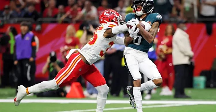 DeVonta Smith holds back tears with hilarious reaction to Eagles' Super Bowl LIX ring reveal